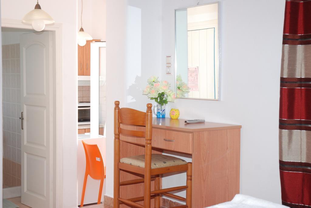 Pension Katerina Studios Tourlos Kamer foto